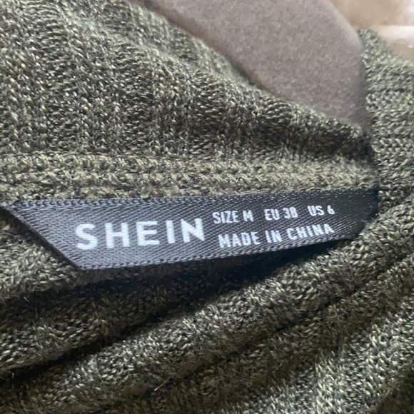 Tie back cropped puff sleeve sweater, with keyhole - Picture 3 of 3